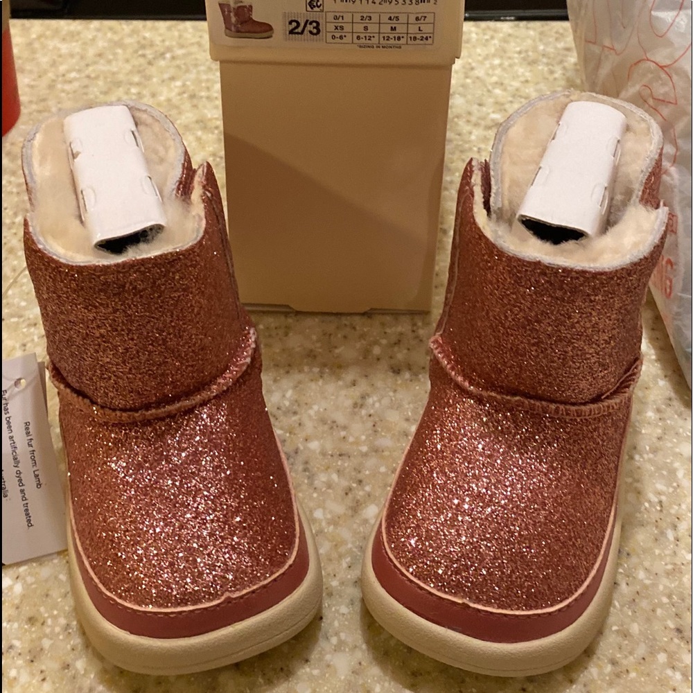 Infant size 2/3 ugg boots